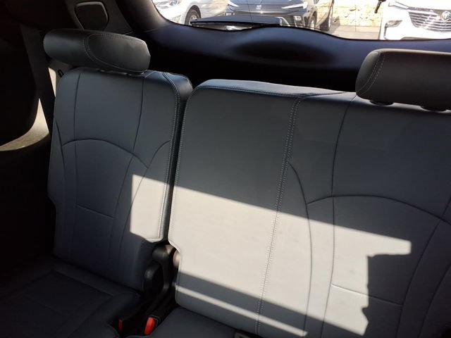 Used 2024 Buick Enclave Essence w/ Experience Buick Package FWD image 25
