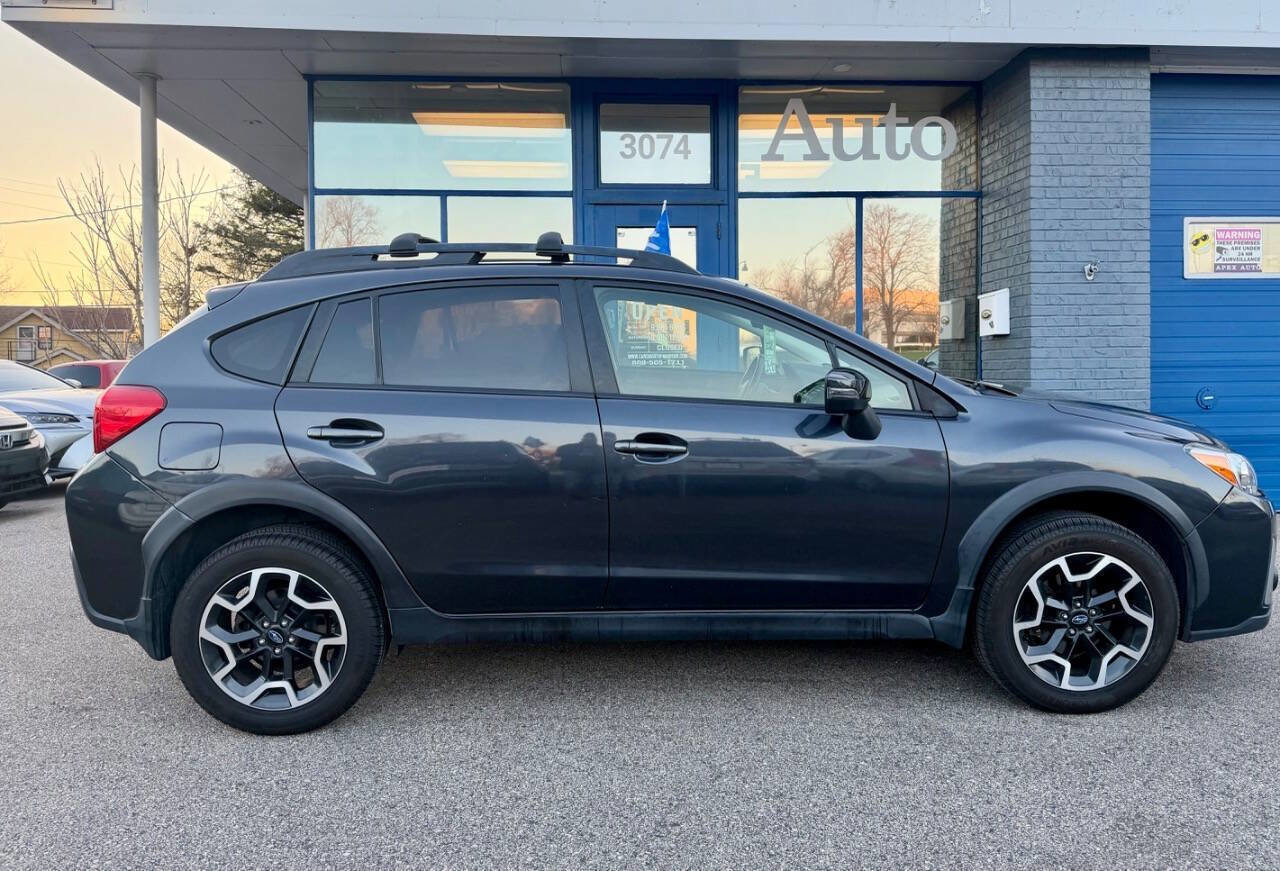 Used 2016 Subaru Crosstrek 2.0i Limited w/ Popular Package #1 AWD/4WD image 3