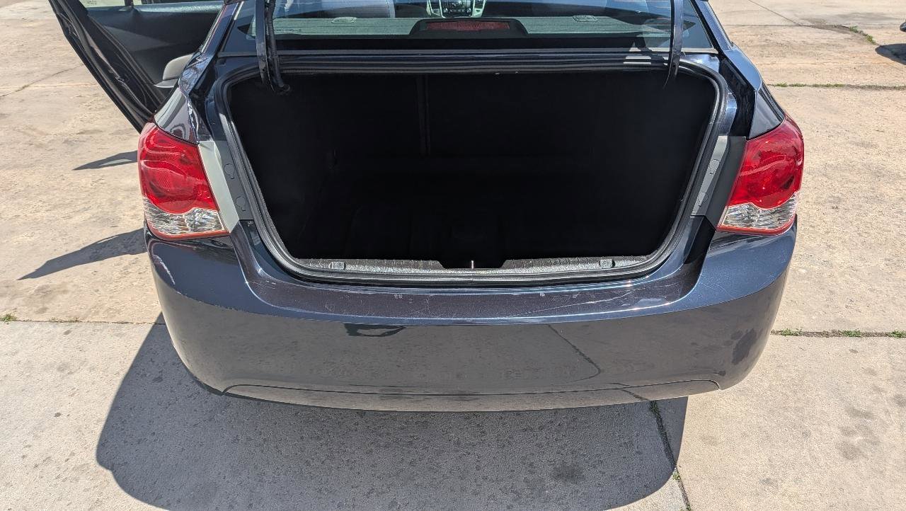 Used 2014 Chevrolet Cruze LS FWD image 12