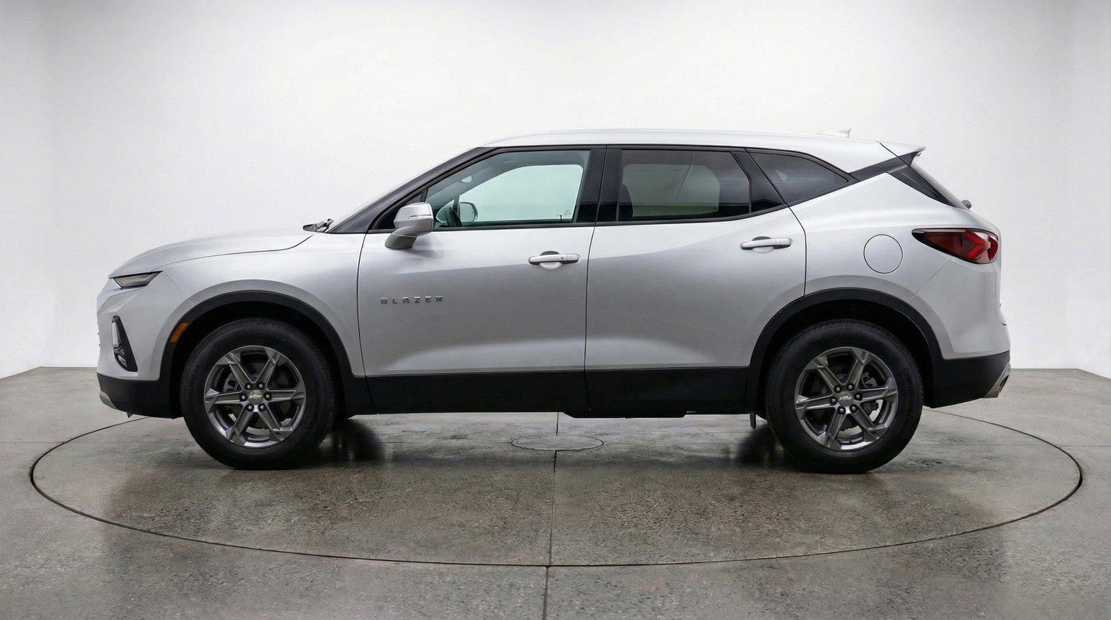 Used 2025 Chevrolet Blazer LT FWD image 5