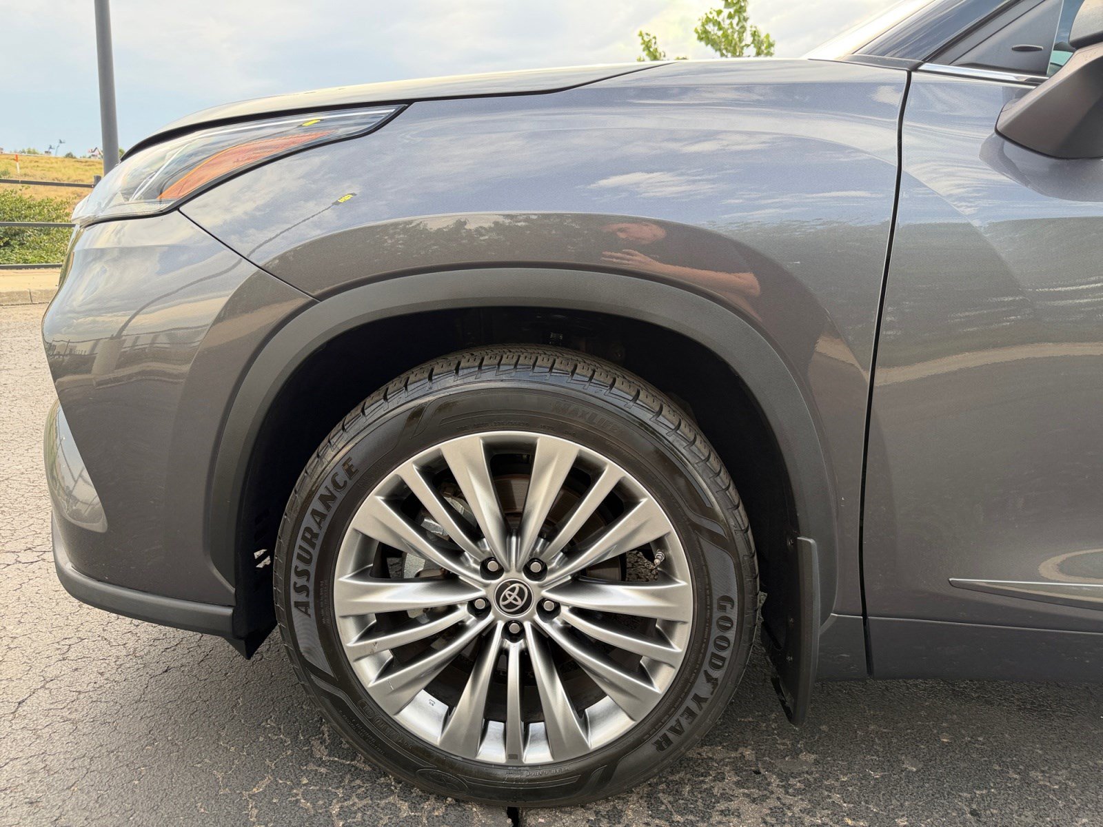 Used 2021 Toyota Highlander Platinum AWD/4WD image 24