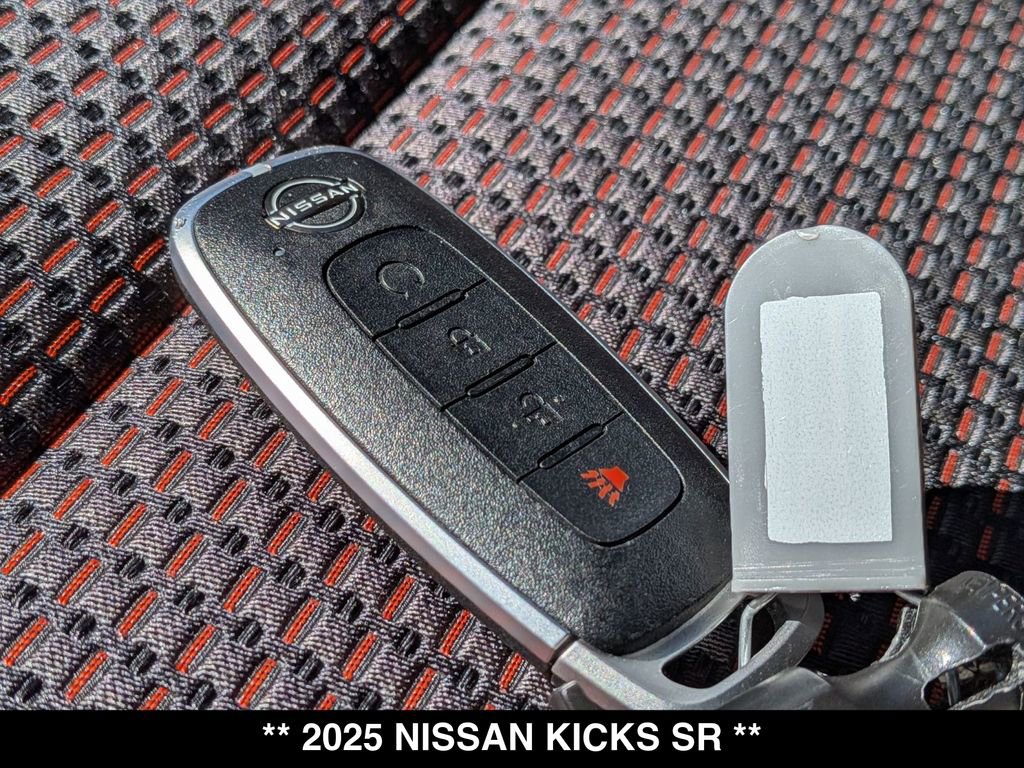 Used 2025 Nissan Kicks SR w/ SR Premium Package AWD/4WD image 31