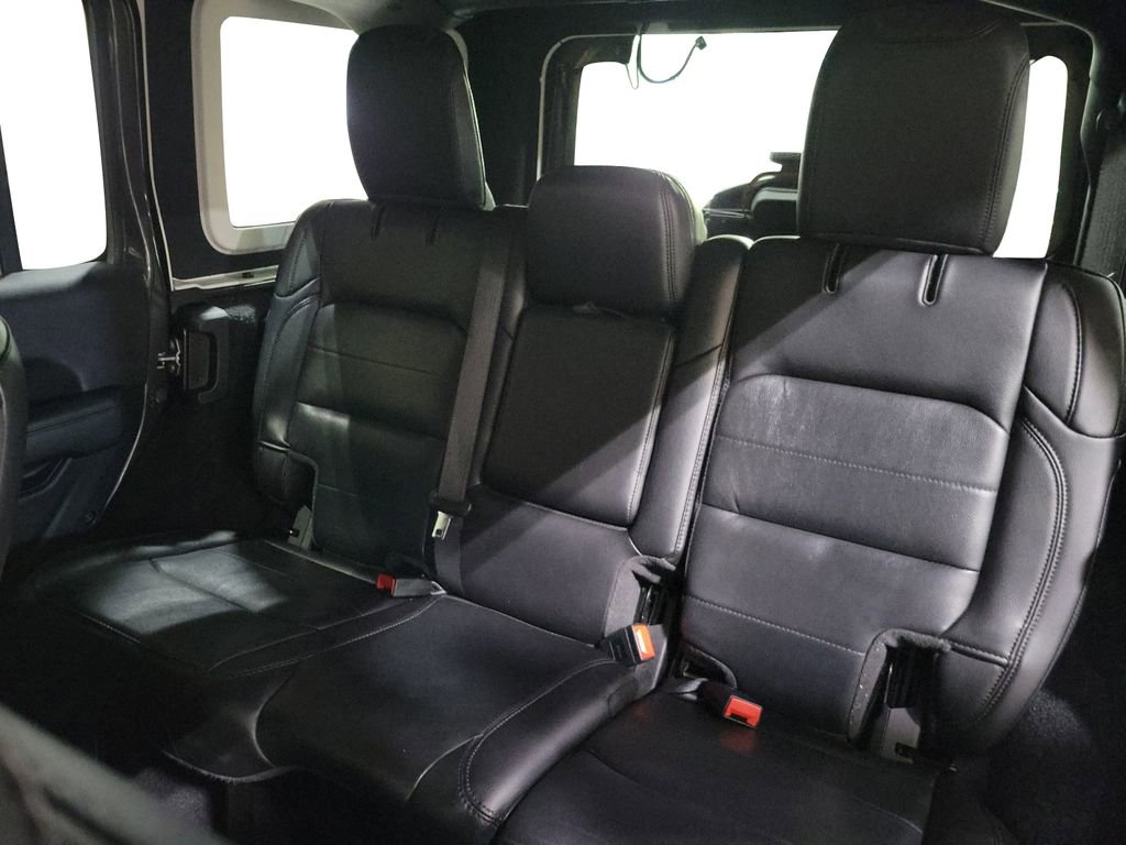 Used 2020 Jeep Wrangler Unlimited Sahara image 22