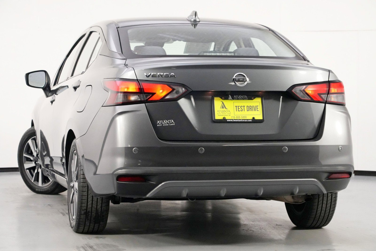 Used 2021 Nissan Versa SV image 5