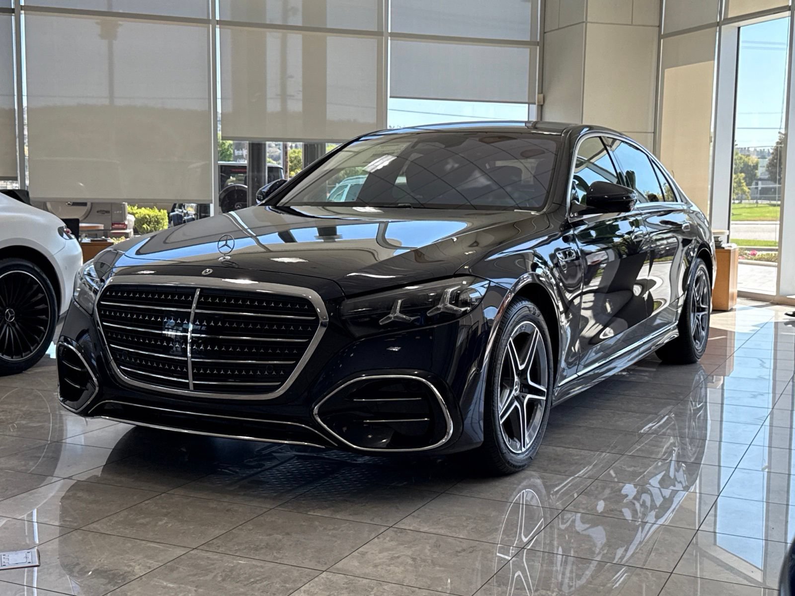 New 2027 Mercedes-Benz S 580 4MATIC Sedan image 2
