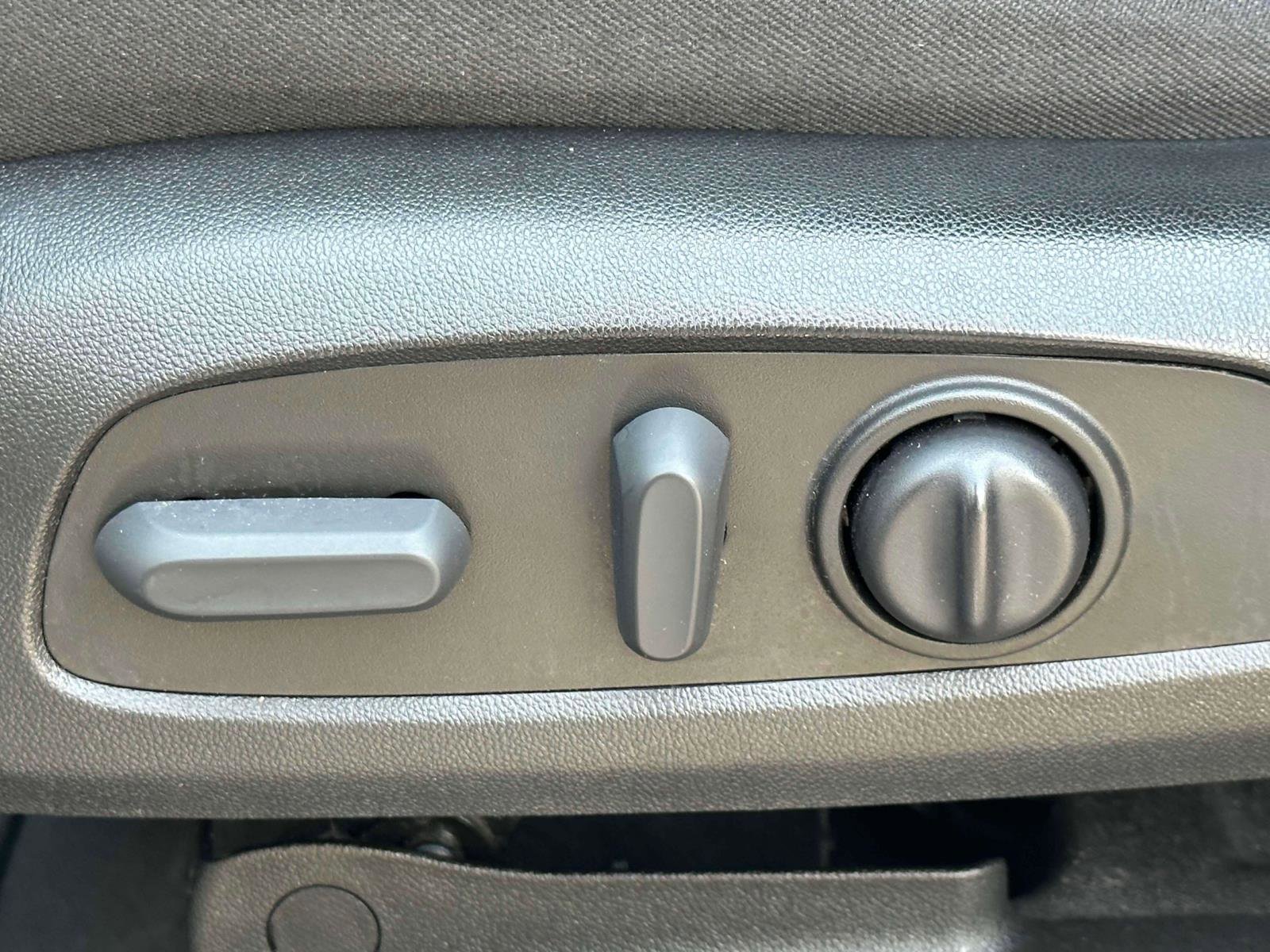 Used 2023 Chevrolet Traverse LT image 18