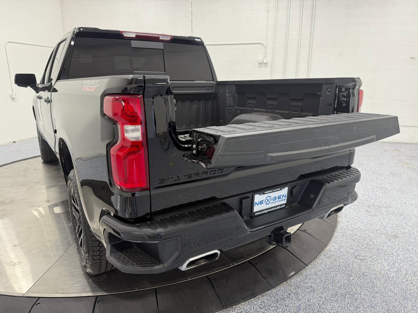 Used 2025 Chevrolet Silverado 1500 LT Trail Boss w/ LT Trail Boss Premium Package image 32