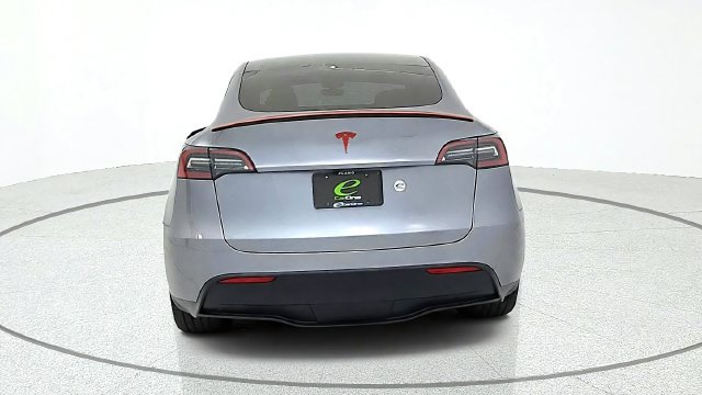 Used 2025 Tesla Model Y Long Range RWD image 7