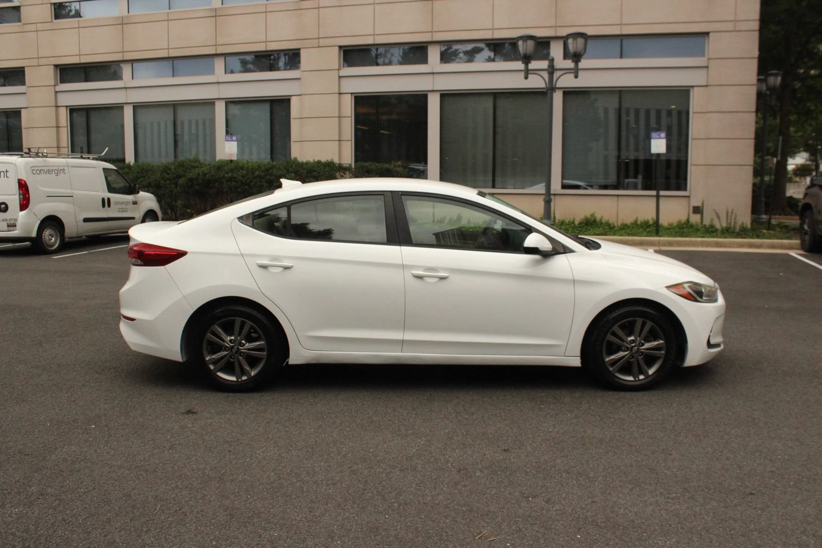 Used 2017 Hyundai Elantra SE FWD image 6