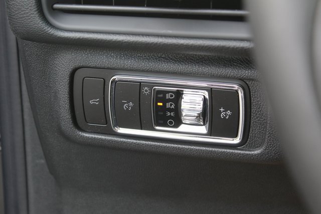 New 2023 Lincoln Corsair AWD w/ Equipment Group 101A image 21