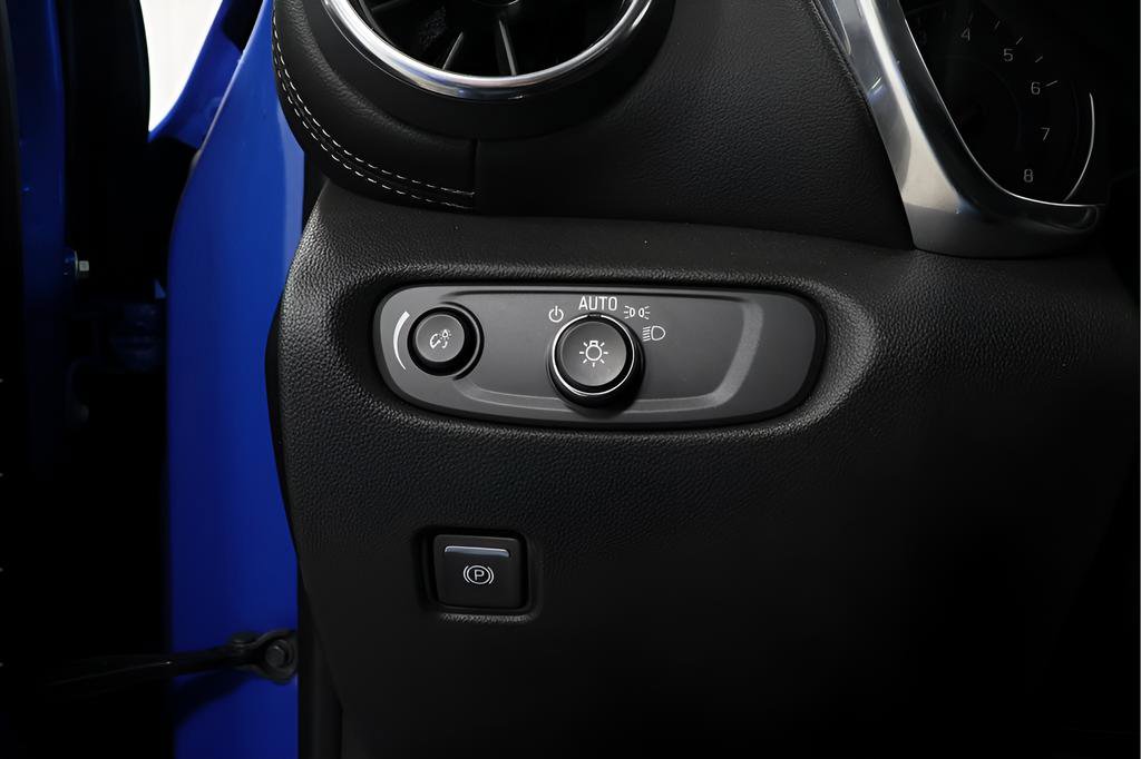 Used 2025 Chevrolet Blazer LT image 17