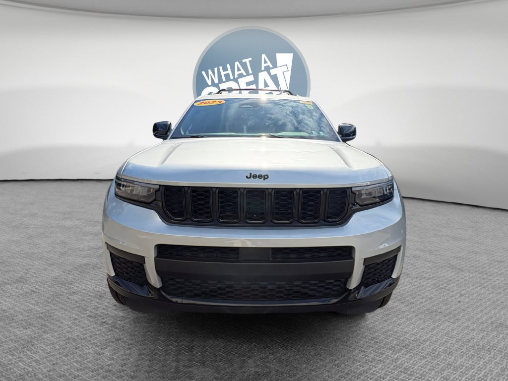 Used 2023 Jeep Grand Cherokee L Laredo AWD/4WD image 9