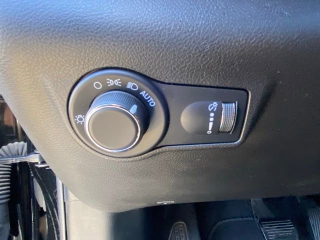 Used 2025 Jeep Compass Sport AWD/4WD image 16