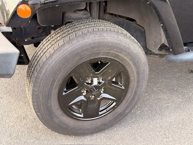 Used 2013 Jeep Wrangler Unlimited Sahara w/ Connectivity Group image 22