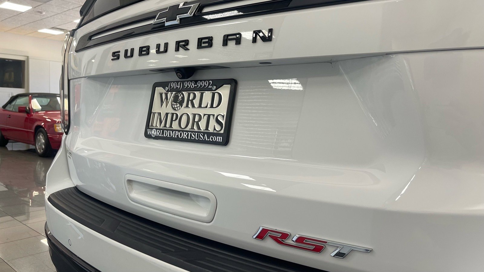 Used 2024 Chevrolet Suburban RST w/ Luxury Package image 18