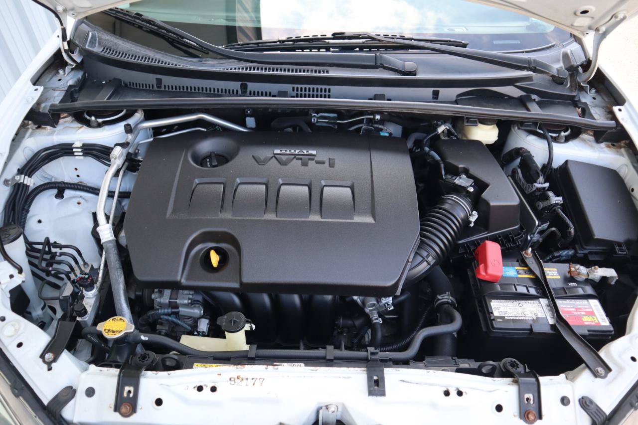 Used 2015 Toyota Corolla LE FWD image 29