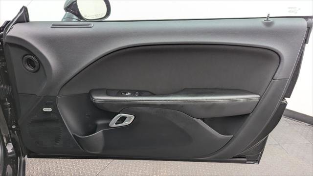 Used 2016 Dodge Challenger R/T image 21