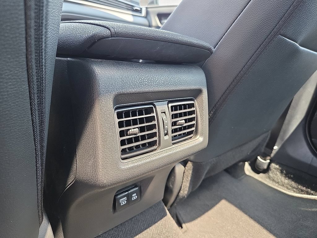 Used 2025 Toyota Camry Hybrid FWD image 11