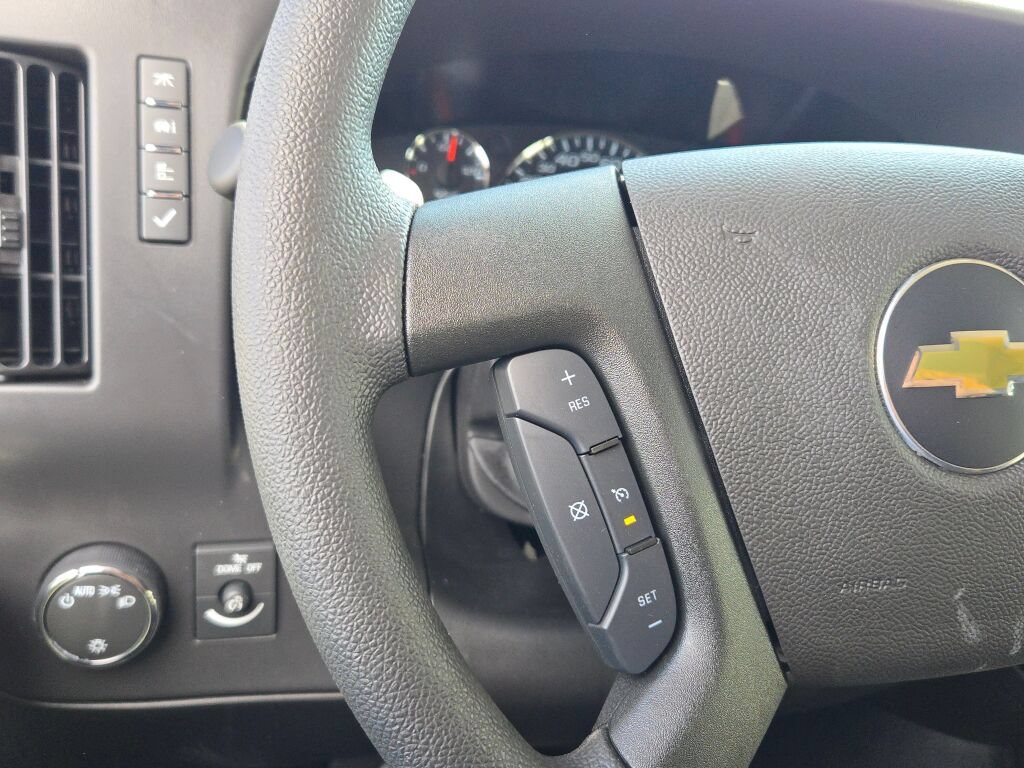 New 2026 Chevrolet Express 2500 w/ Communications Package RWD image 24