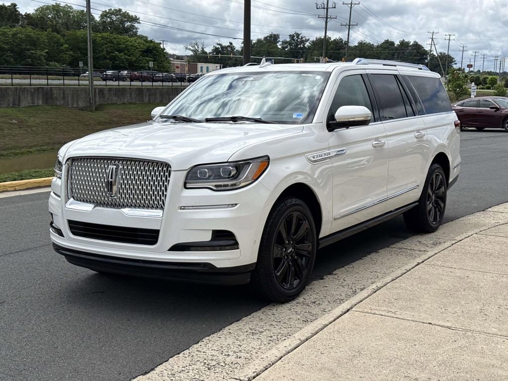 Used 2022 Lincoln Navigator L Reserve AWD/4WD image 21