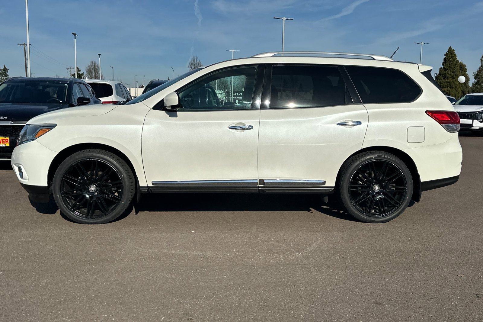 Used 2015 Nissan Pathfinder Platinum w/ Cargo Package AWD/4WD image 7