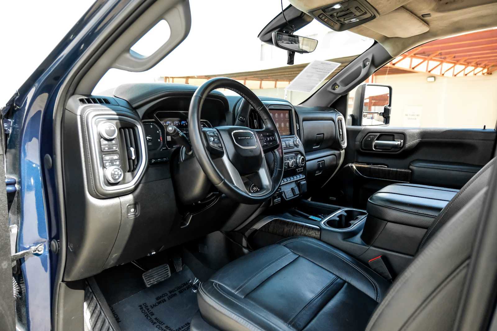 Used 2023 GMC Sierra 2500 Denali w/ Denali Ultimate Package image 3