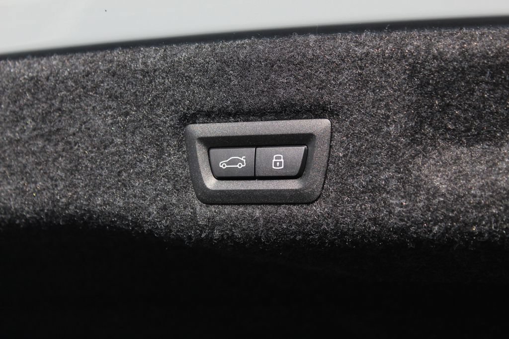 Used 2026 BMW 530i xDrive w/ Executive Package AWD/4WD image 9