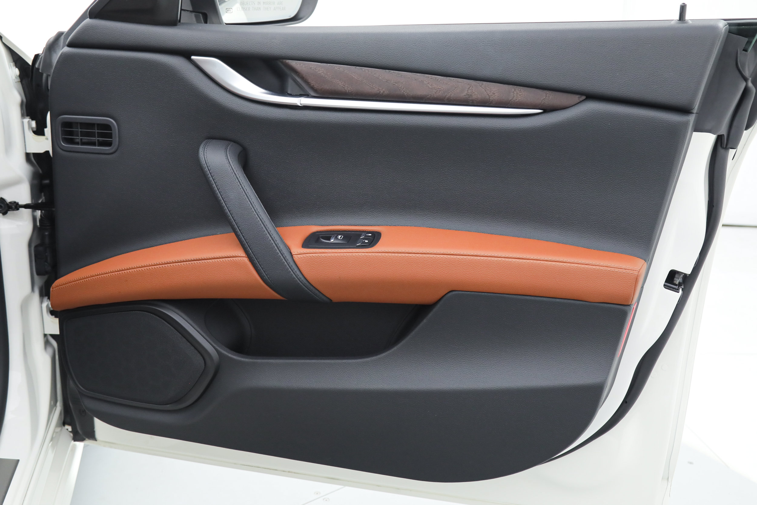 Certified 2023 Maserati Ghibli Modena RWD image 9