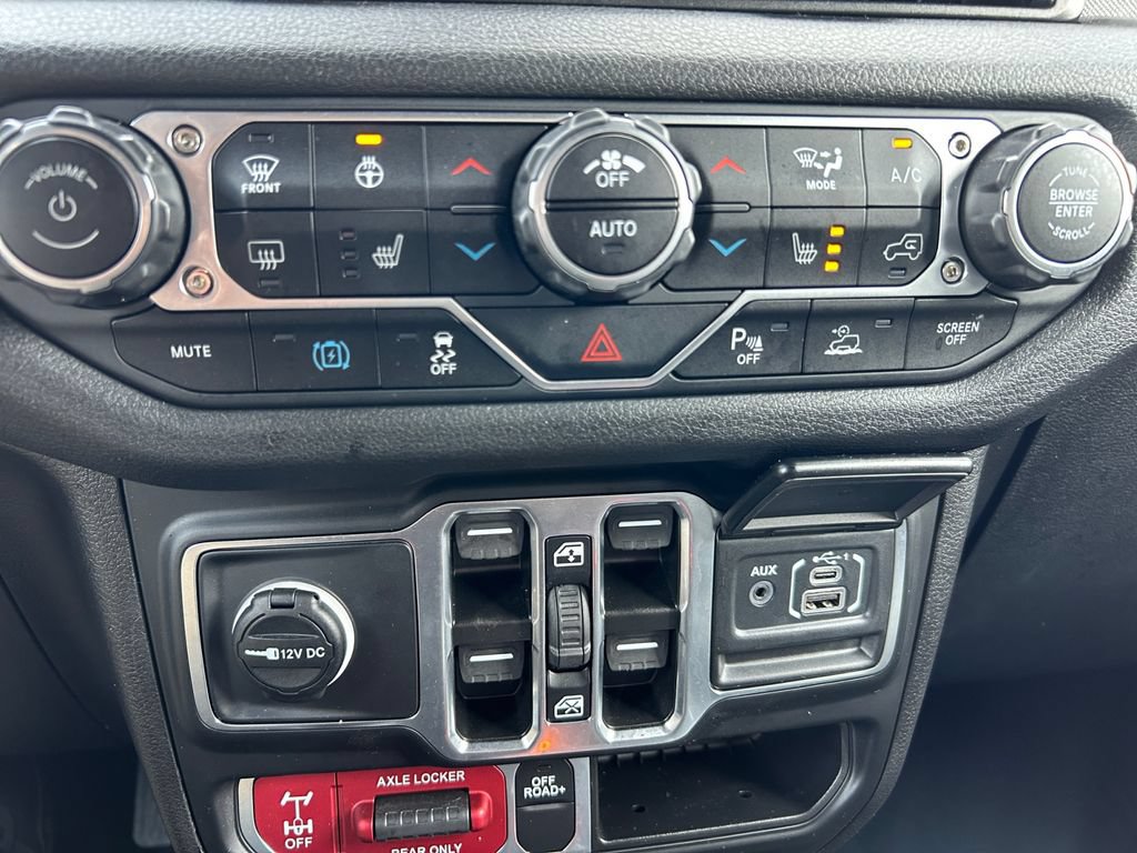 Used 2024 Jeep Wrangler Unlimited AWD/4WD image 30