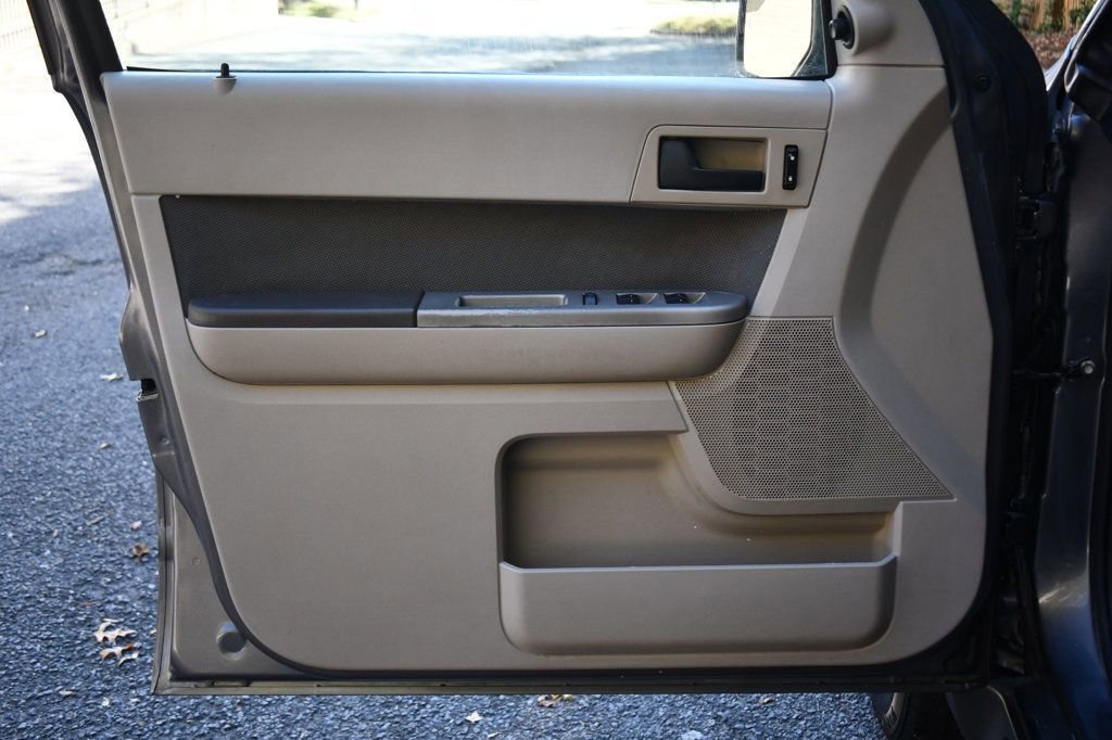 Used 2009 Ford Escape XLT image 13
