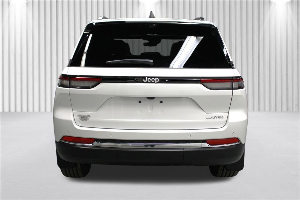 New 2025 Jeep Grand Cherokee Limited w/ Luxury Tech Group II image 4