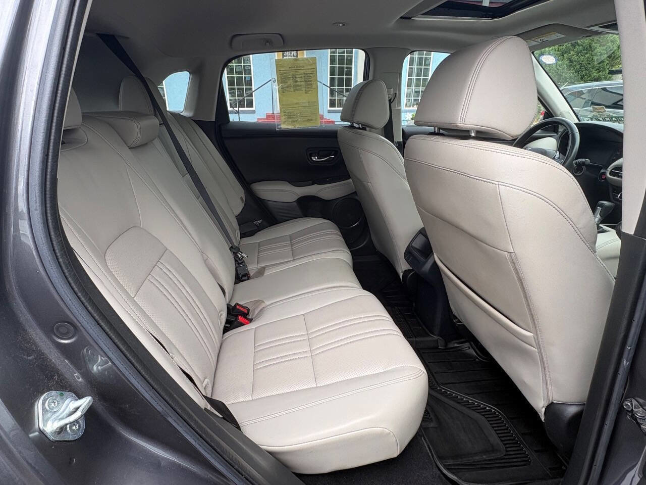 Used 2023 Honda HR-V EX-L image 16