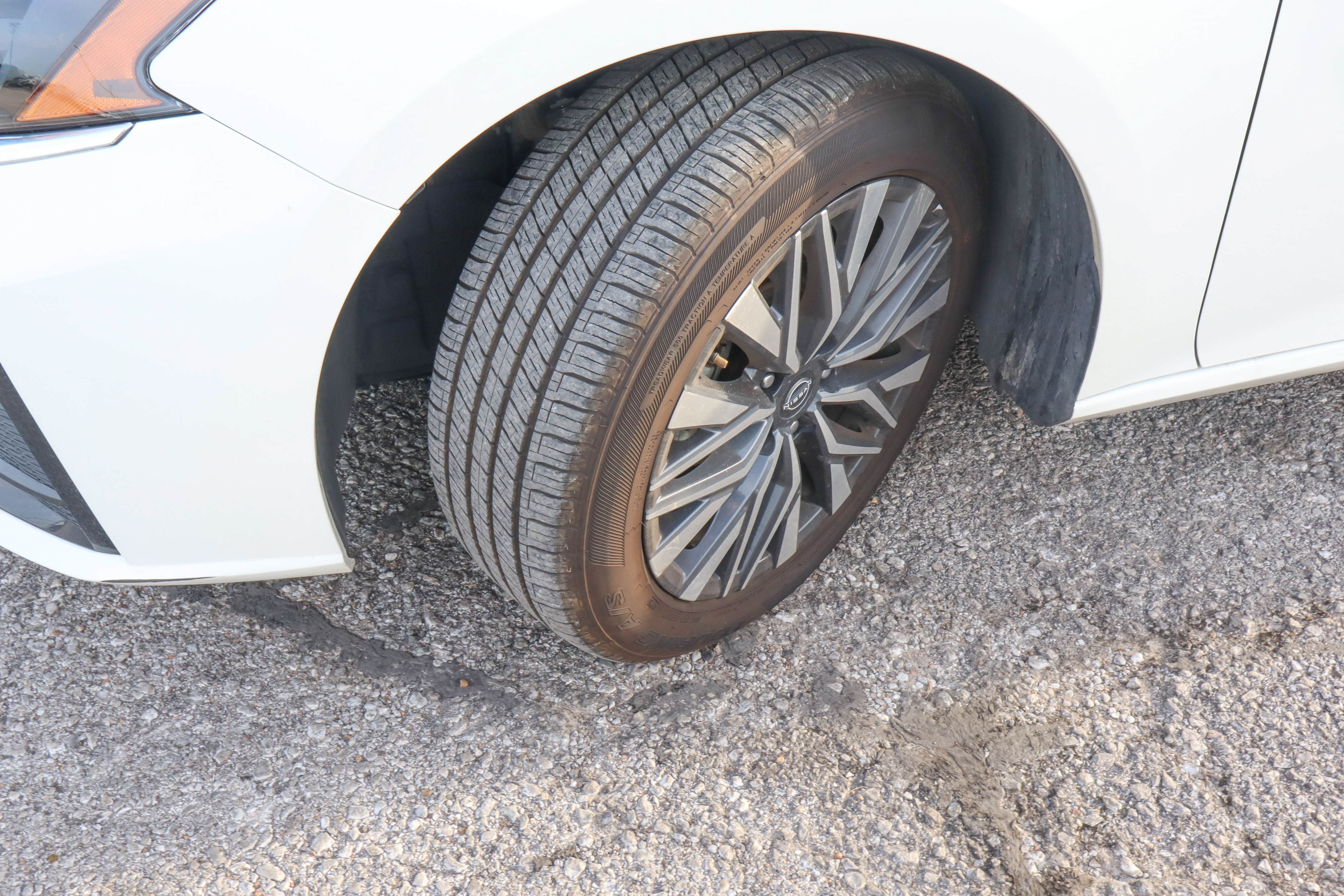 Used 2025 Nissan Altima 2.5 SV FWD image 16