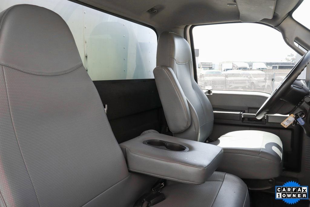 Used 2017 Ford F750 2WD Regular Cab Super Duty image 29