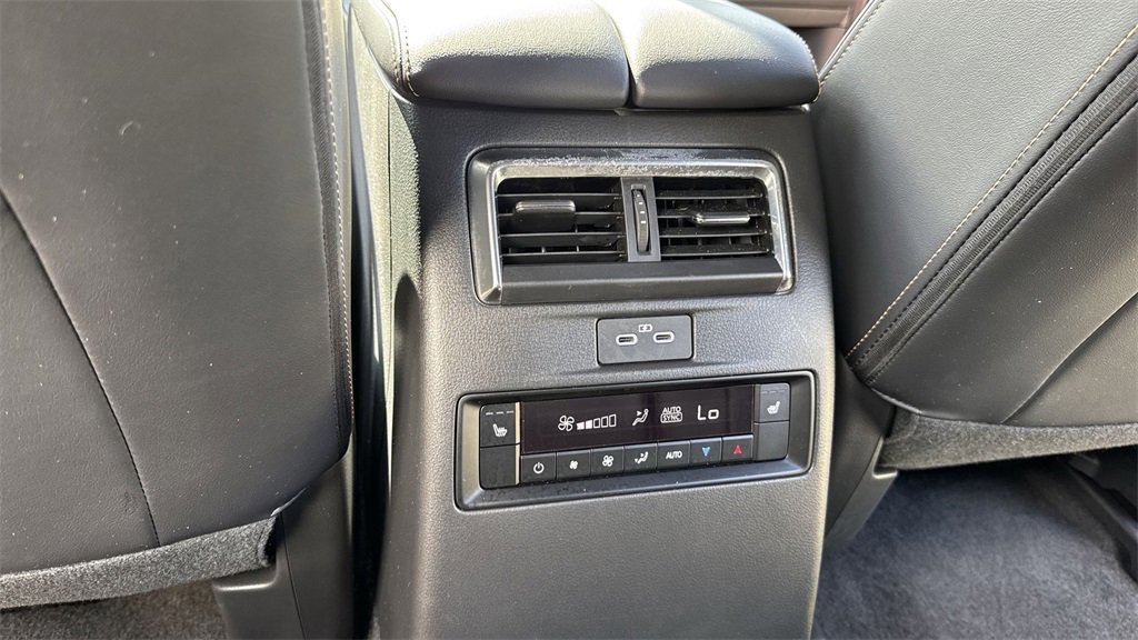 Certified 2025 MAZDA CX-70 3.3 Turbo w/ Premium Plus Pkg image 38