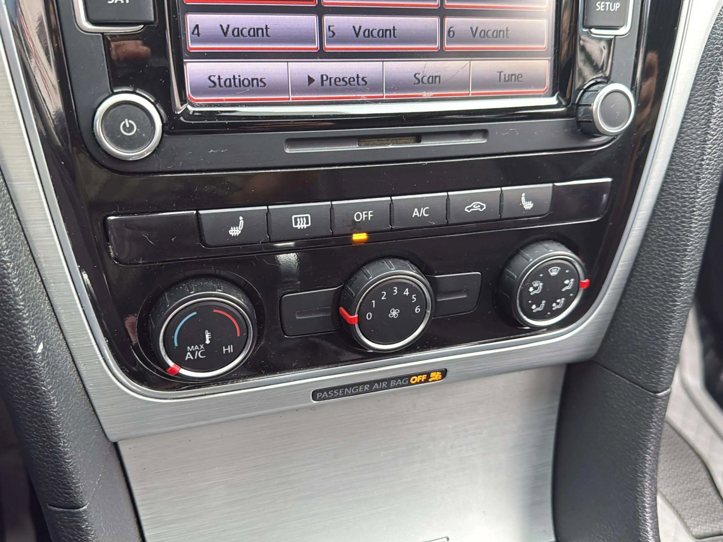 Used 2013 Volkswagen Passat TDI SE image 22