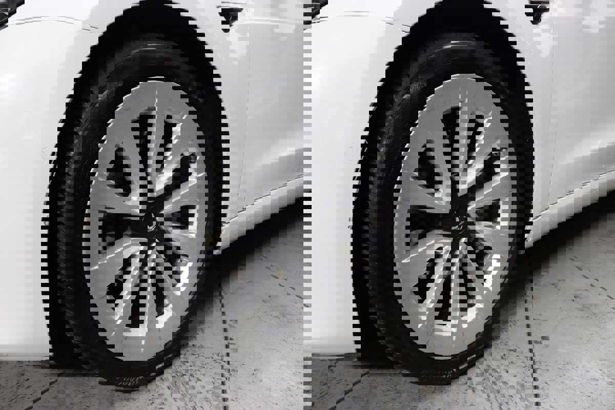 Used 2023 Tesla Model 3 Standard Range image 5