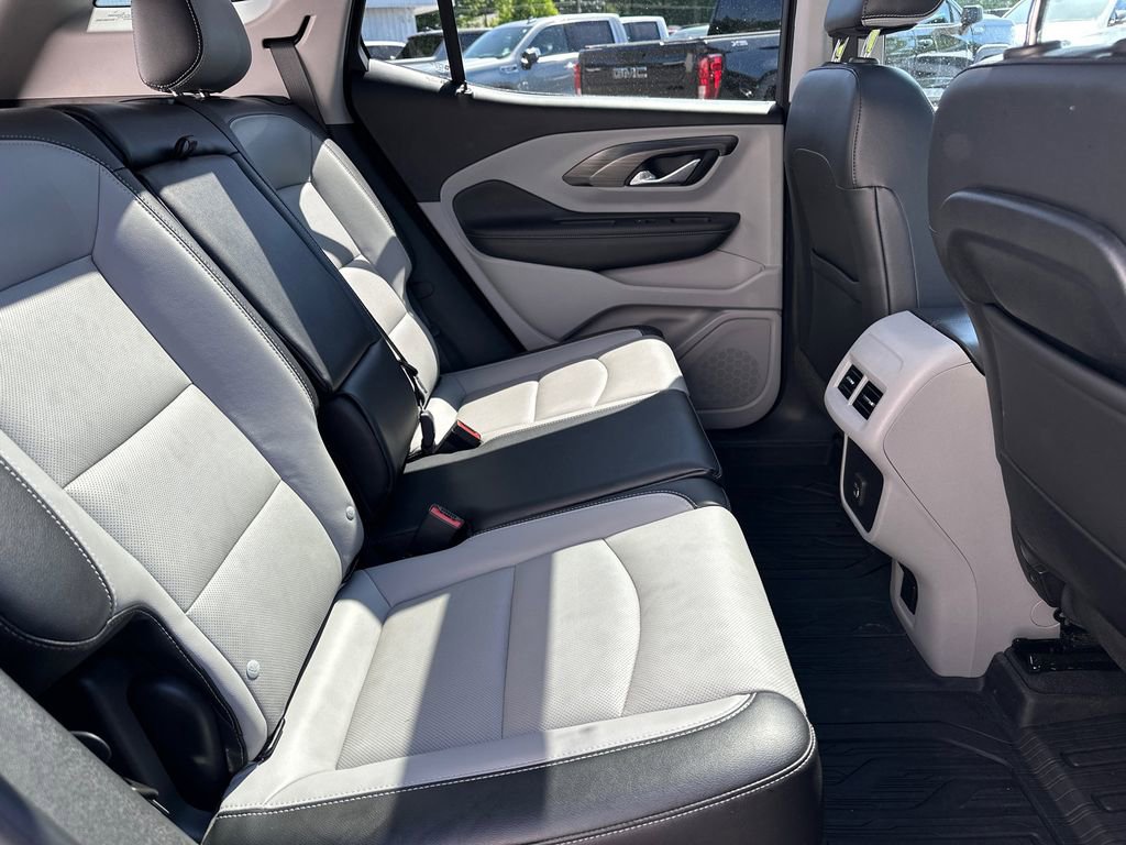 Used 2022 GMC Terrain SLT w/ Infotainment Package II FWD image 16