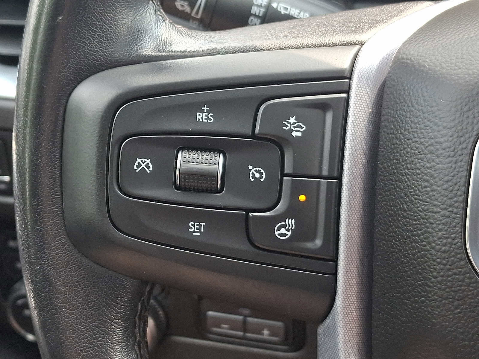 Used 2022 GMC Yukon SLT w/ SLT Premium Package image 25