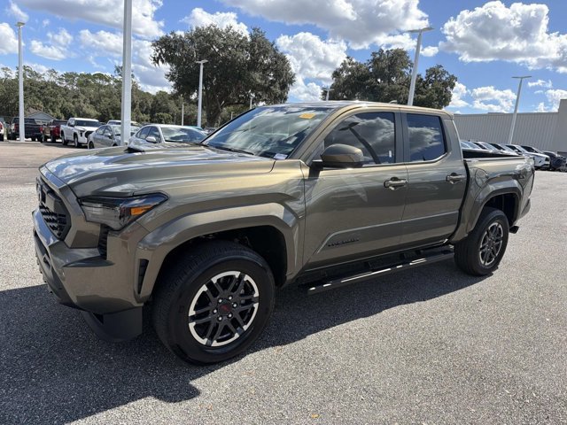 Certified 2025 Toyota Tacoma TRD Sport AWD/4WD image 5
