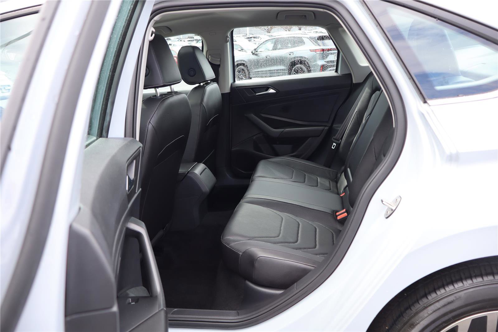 Used 2019 Volkswagen Jetta SEL Premium image 29