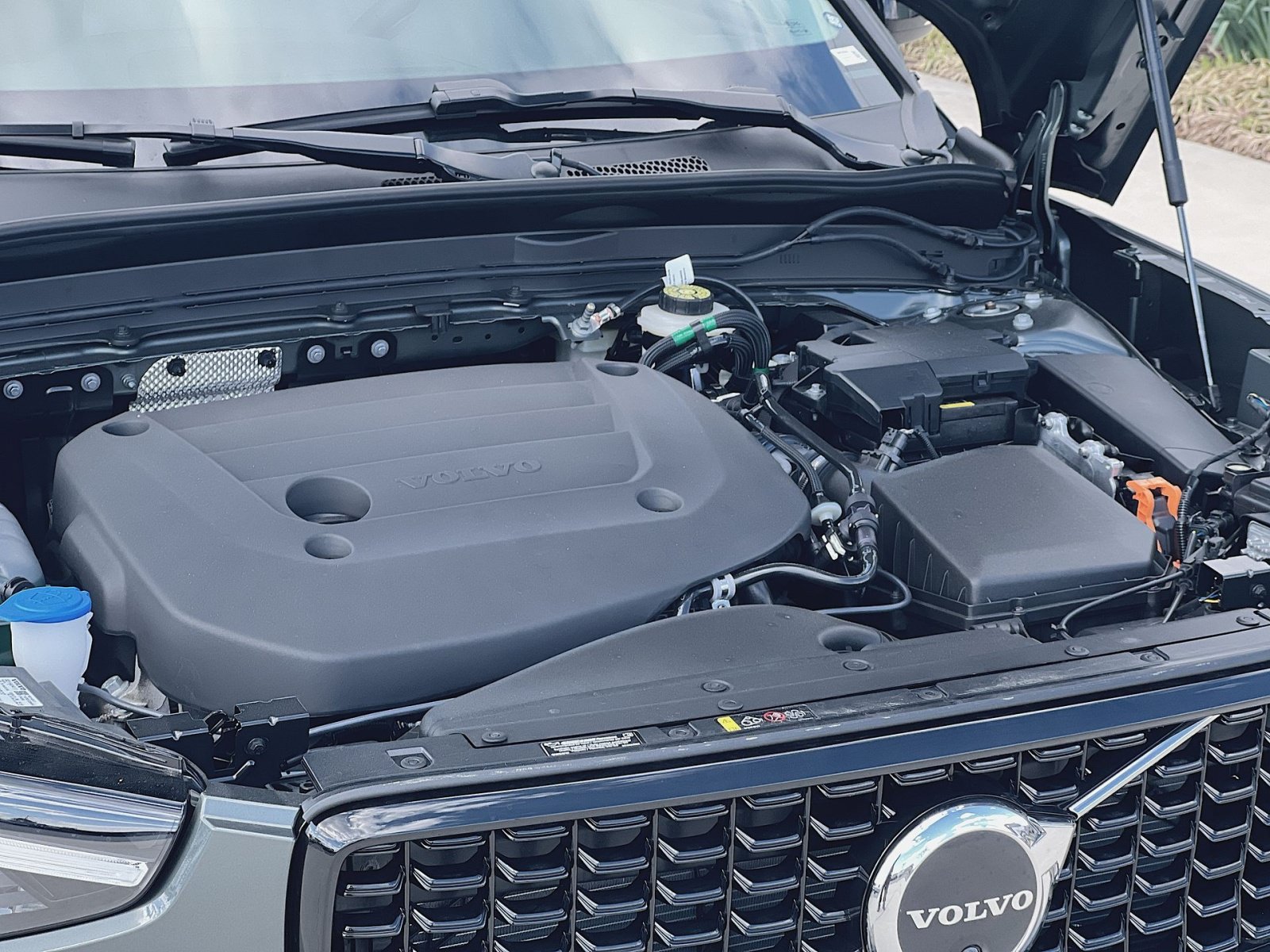 New 2026 Volvo XC40 B5 Ultra w/ Climate Package AWD/4WD image 28