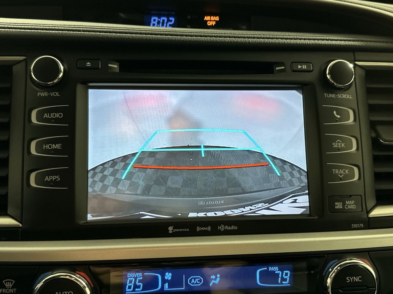 Used 2017 Toyota Highlander XLE AWD/4WD image 19
