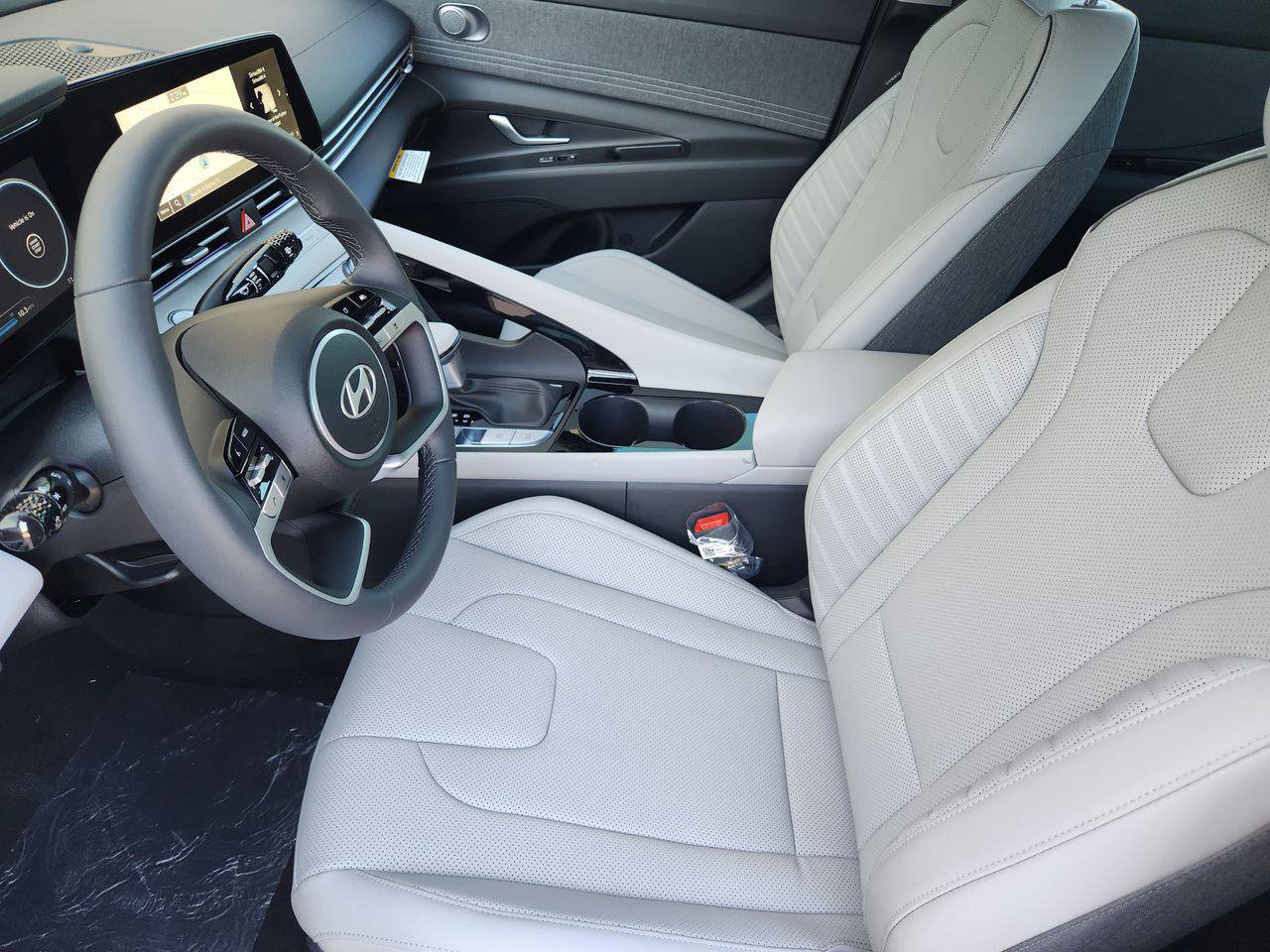 New 2026 Hyundai Elantra Limited FWD image 10