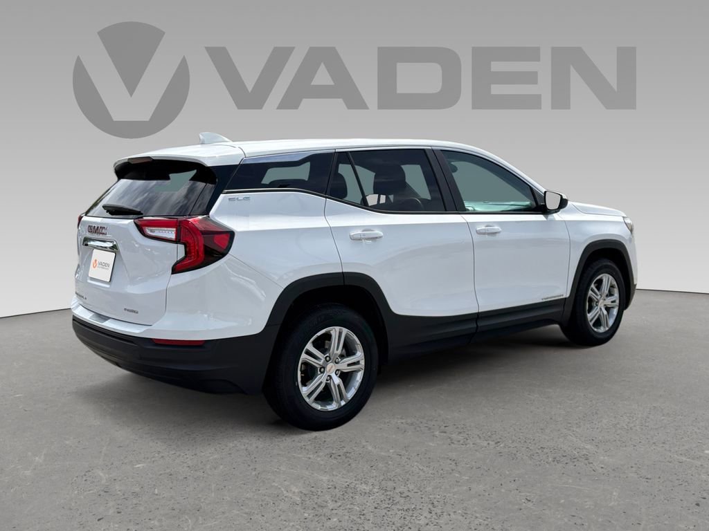 Used 2024 GMC Terrain SLE image 17