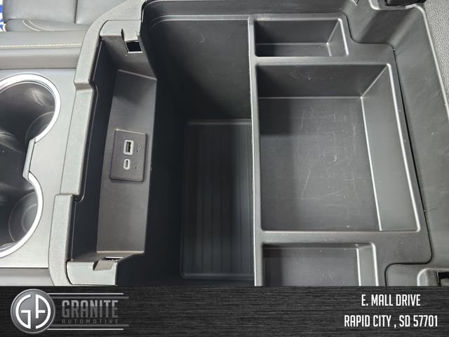 Used 2024 GMC Yukon XL SLT image 25