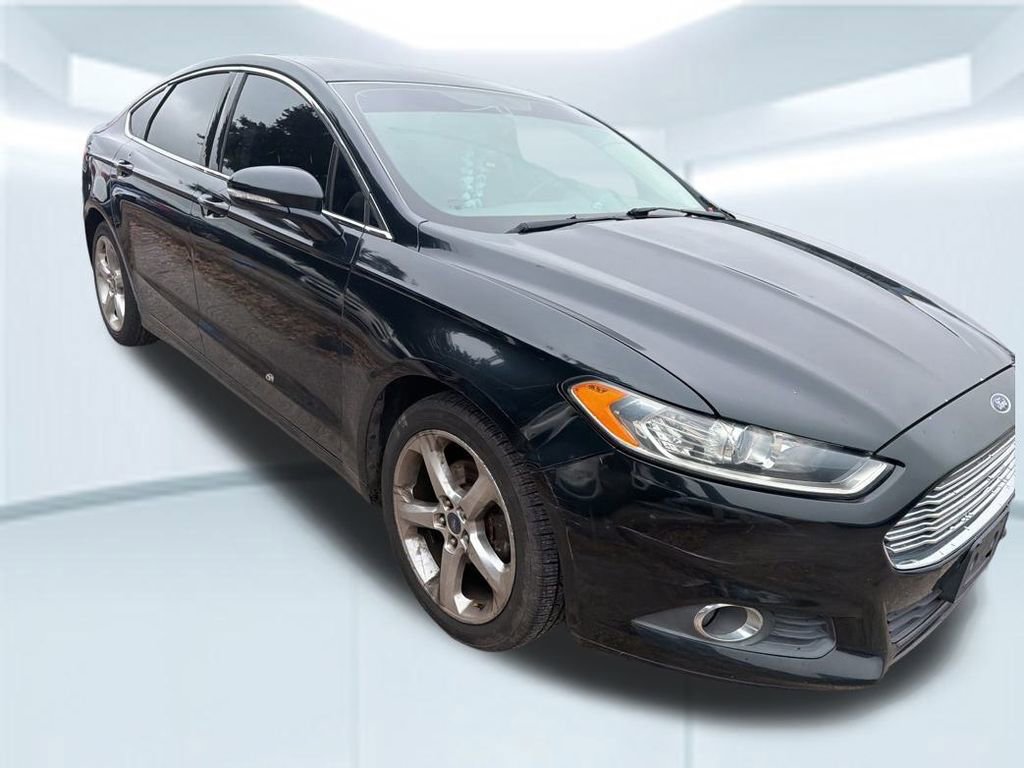 Used 2014 Ford Fusion SE w/ Equipment Group 202A image 2