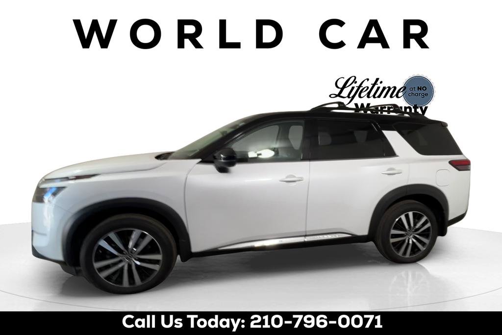 Used 2025 Nissan Pathfinder Platinum image 2
