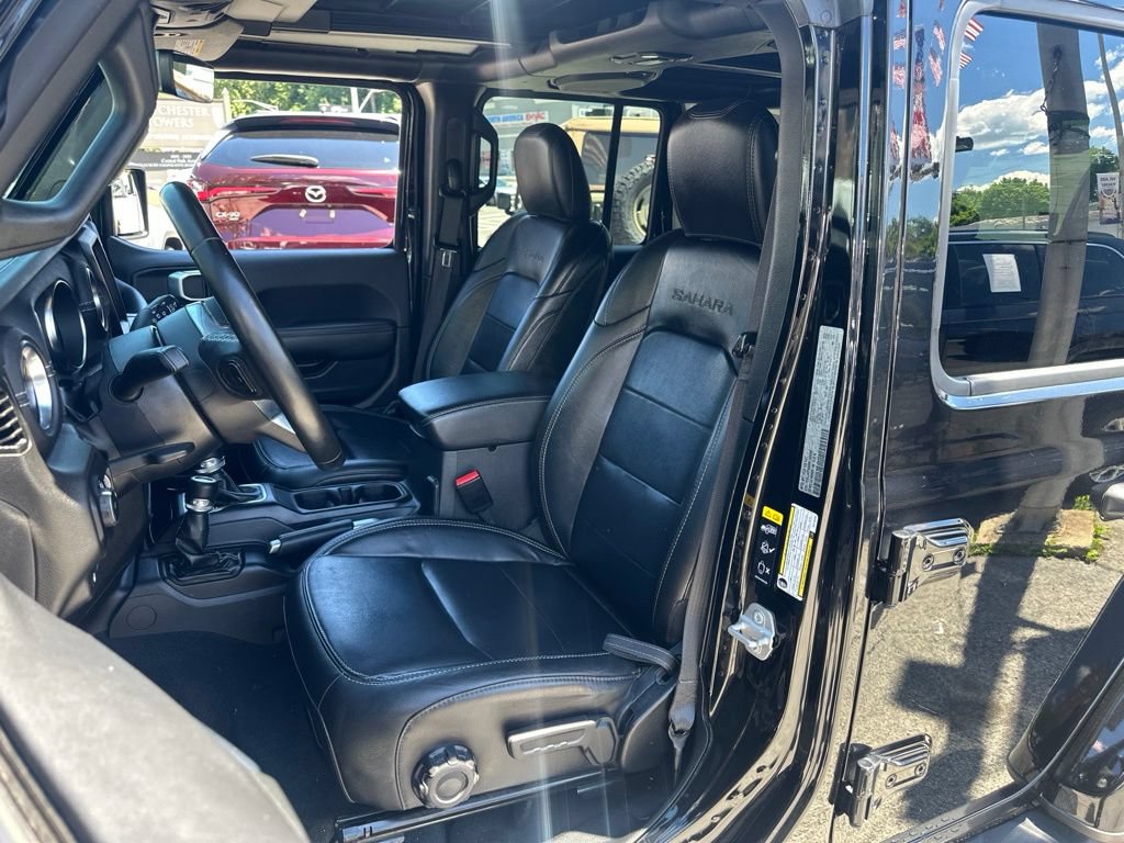 Used 2022 Jeep Wrangler Unlimited Sahara w/ Cold Weather Group AWD/4WD image 9