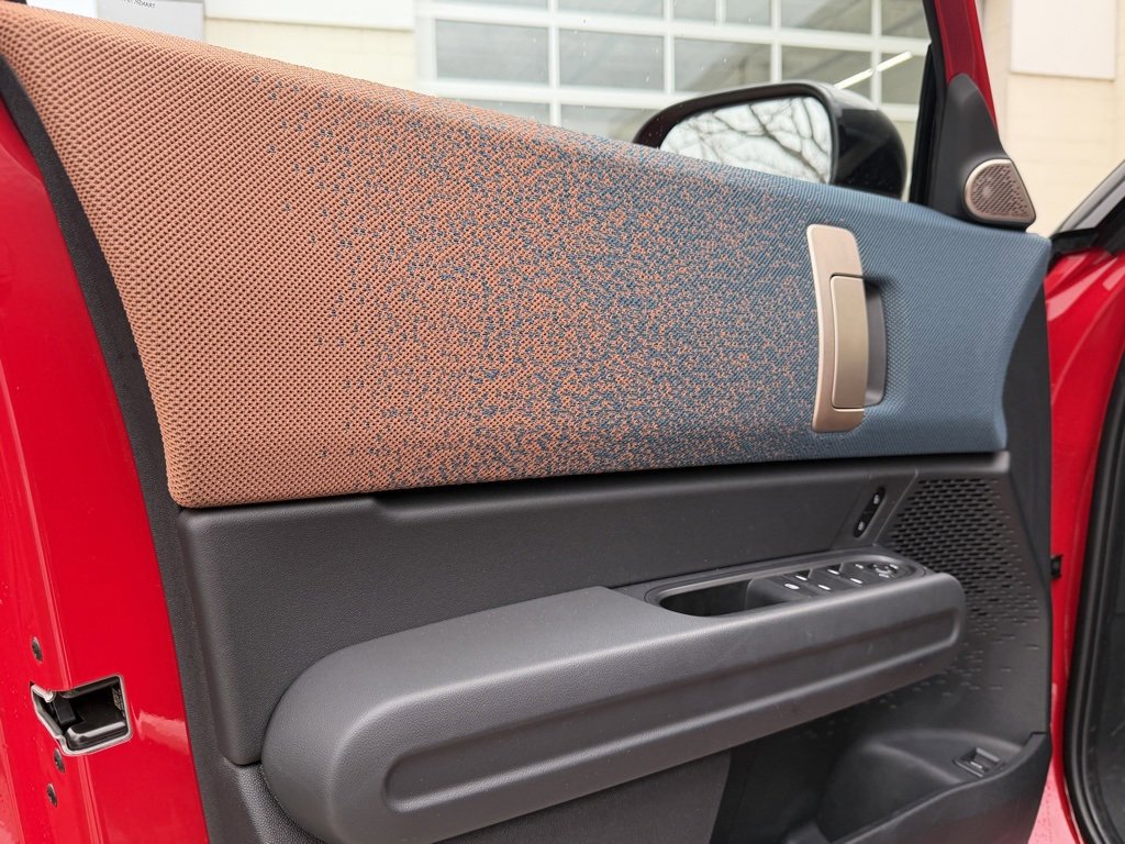 Used 2025 MINI Cooper Countryman SE w/ Comfort Package Max image 23